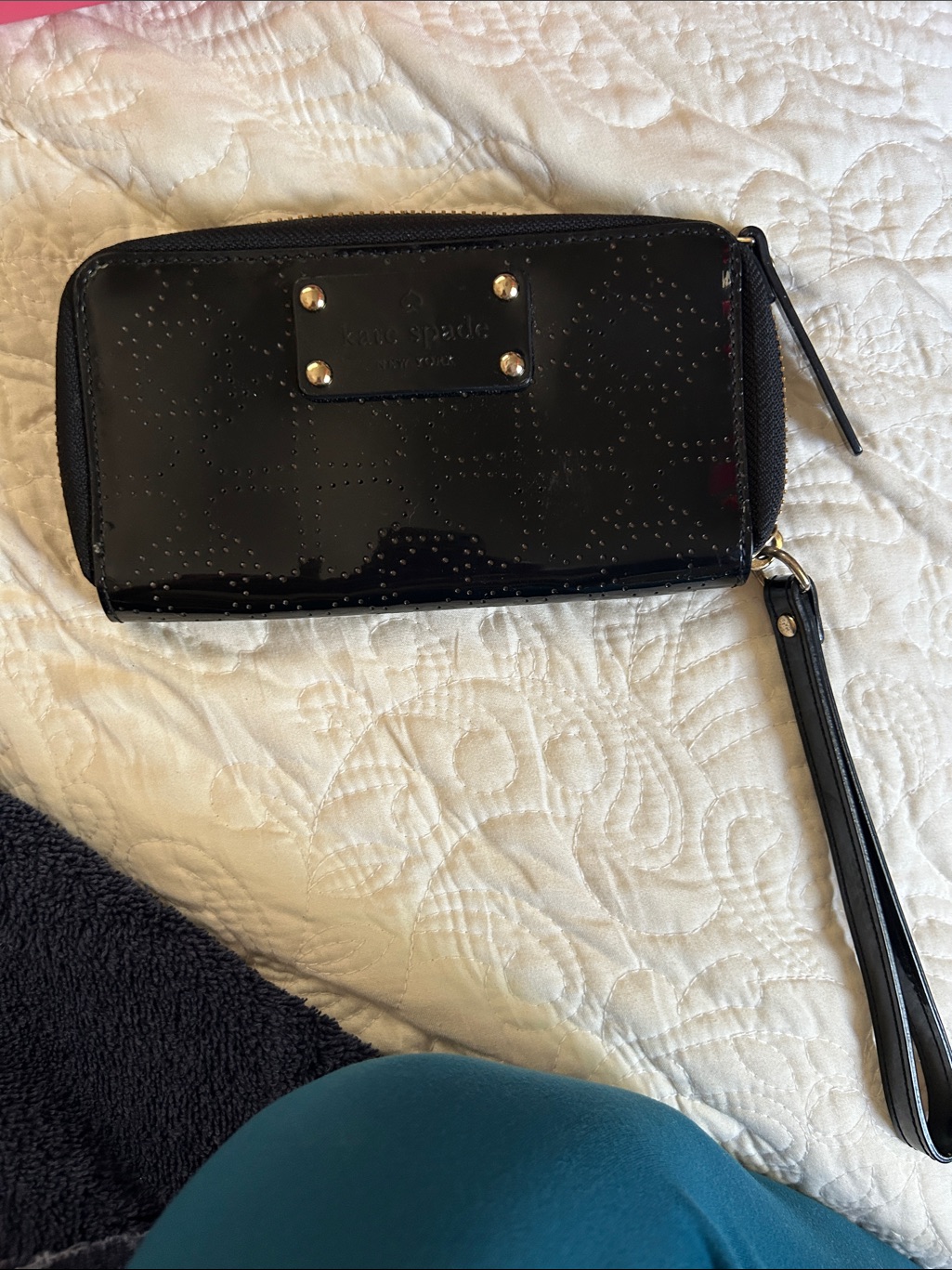 Kate Spade Black Patent Leather Zip Wristlet With Wrist Strap